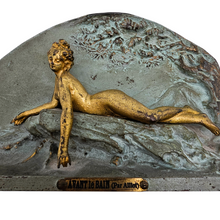Charger l'image dans la galerie, Alliot Lucien Charles Edouard, Avant le bain, bas-relief Art nouveau en régule à double patine, années 1900
