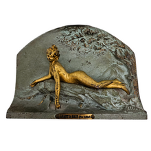 Charger l'image dans la galerie, Alliot Lucien Charles Edouard, Avant le bain, bas-relief Art nouveau en régule à double patine, années 1900