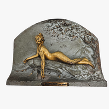 Charger l'image dans la galerie, Alliot Lucien Charles Edouard, Avant le bain, bas-relief Art nouveau en régule à double patine, années 1900