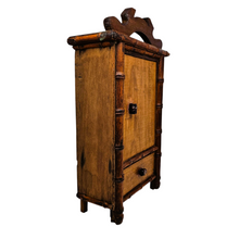 Charger l'image dans la galerie, Petite armoire de poupée en bois – Style faux bambou, vers 1900 Le Charme des Violettes - Brocante en ligne