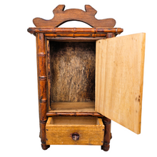 Charger l'image dans la galerie, Petite armoire de poupée en bois – Style faux bambou, vers 1900 Le Charme des Violettes - Brocante en ligne