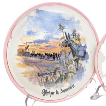 Afbeelding in Gallery-weergave laden, Lunéville, Duo d’assiettes humoristiques « Offert par la Samaritaine » en faïence fine, vers 1895-1910 Le Charme des Violettes - Brocante en ligne