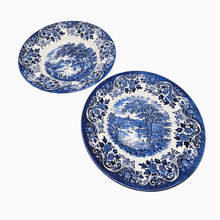Load image into Gallery viewer, Broadhurstst Stafforshire, duo d'assiettes creuses en porcelaine anglaise bleues et blanches, années 1950