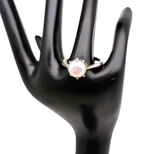 Afbeelding in Gallery-weergave laden, Art deco ring van 800 zilver bezet met een fijne natuurlijke parel, jaren 20-30