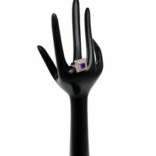 Afbeelding in Gallery-weergave laden, Oude Art Deco ring in 835 zilver bezet met een amethist en 48 markasieten