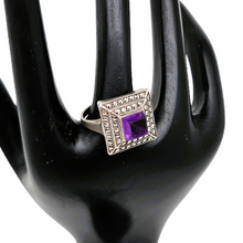 Afbeelding in Gallery-weergave laden, Oude Art Deco ring in 835 zilver bezet met een amethist en 48 markasieten