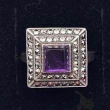 Afbeelding in Gallery-weergave laden, Oude Art Deco ring in 835 zilver bezet met een amethist en 48 markasieten