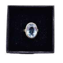 Afbeelding in Gallery-weergave laden, Oude Art Deco ring in 835 zilver bezet met een ovaal geslepen lichtblauwe spinel