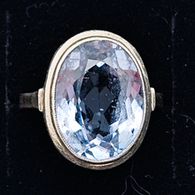 Afbeelding in Gallery-weergave laden, Oude Art Deco ring in 835 zilver bezet met een ovaal geslepen lichtblauwe spinel