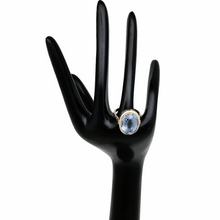 Afbeelding in Gallery-weergave laden, Oude Art Deco ring in 835 zilver bezet met een ovaal geslepen lichtblauwe spinel