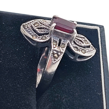 Charger l'image dans la galerie, Bague Art déco en argent, grenat et marcassites, vers 1925-1935 Le Charme des Violettes - Brocante en ligne