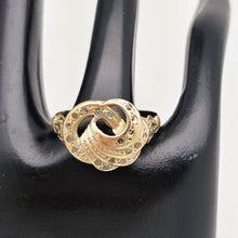 Charger l'image dans la galerie, Bague en or 14 carats sertie de 21 diamants taille rose, vers 1880–1910 Le Charme des Violettes - Brocante en ligne