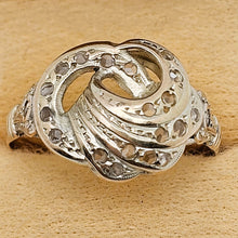 Charger l'image dans la galerie, Bague en or 14 carats sertie de 21 diamants taille rose, vers 1880–1910 Le Charme des Violettes - Brocante en ligne