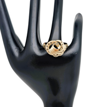 Charger l'image dans la galerie, Bague en or 14 carats sertie de 21 diamants taille rose, vers 1880–1910 Le Charme des Violettes - Brocante en ligne