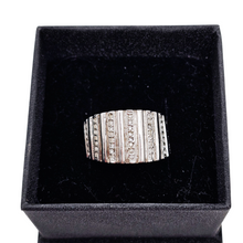 Load image into Gallery viewer, Bague vintage Camille Lucie, en métal argenté et strass, années 1990