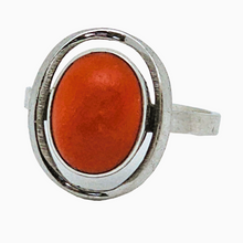 Afbeelding in Gallery-weergave laden, Art Deco ring van 835 zilver bezet met ovale roodkoraal cabochon, jaren 30-40