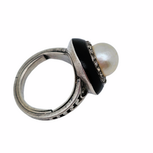 Afbeelding in Gallery-weergave laden, Zilveren Art Deco ring bezet met een fijne parel, jaren 30