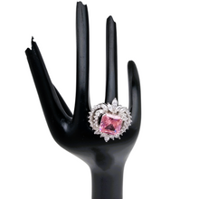 Charger l'image dans la galerie, Bague cocktail en argent 925 sertie de cristaux, pierre rose taille princesse, années 2000 Le Charme des Violettes - Brocante en ligne