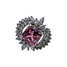 Charger l'image dans la galerie, Bague cocktail en argent 925 sertie de cristaux, pierre rose taille princesse, années 2000 Le Charme des Violettes - Brocante en ligne