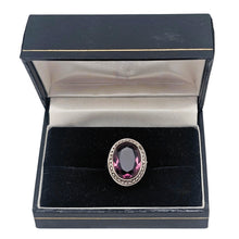 Charger l'image dans la galerie, Bague Art déco en argent, marcassites et cristal violet facetté – France, vers 1930-1950 Le Charme des Violettes - Brocante en ligne
