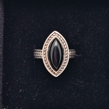 Afbeelding in Gallery-weergave laden, Oude ring in 925 zilver bezet met een zwarte onyx