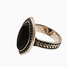 Afbeelding in Gallery-weergave laden, Oude ring in 925 zilver bezet met een zwarte onyx