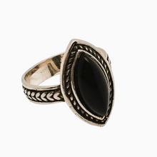 Afbeelding in Gallery-weergave laden, Oude ring in 925 zilver bezet met een zwarte onyx