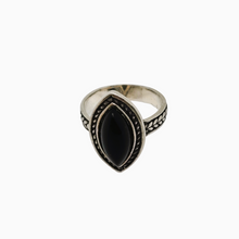 Afbeelding in Gallery-weergave laden, Oude ring in 925 zilver bezet met een zwarte onyx