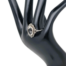 Afbeelding in Gallery-weergave laden, Bague en argent 925, quartz facetté et marcassites – inspiration Art déco, années 1970-1990 Le Charme des Violettes - Brocante en ligne