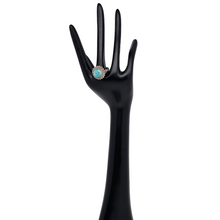 Afbeelding in Gallery-weergave laden, Oude Art Deco zilveren ring bezet met een turkoois