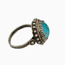 Afbeelding in Gallery-weergave laden, Oude Art Deco zilveren ring bezet met een turkoois