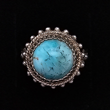 Afbeelding in Gallery-weergave laden, Oude Art Deco zilveren ring bezet met een turkoois