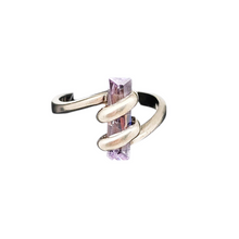 Afbeelding in Gallery-weergave laden, Bague au design en spirale et cristal violet en argent 925, années 1990-2000 Le Charme des Violettes - Brocante en ligne