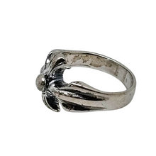 Afbeelding in Gallery-weergave laden, Bague en croix pattée stylisée en argent, années 1970-1980 Le Charme des Violettes - Brocante en ligne