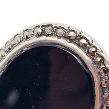 Afbeelding in Gallery-weergave laden, Oude Art Deco zilveren ring bezet met zwarte onyx en marcasieten