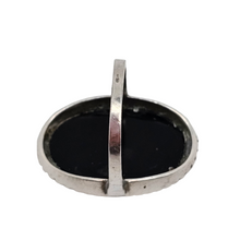 Afbeelding in Gallery-weergave laden, Oude Art Deco zilveren ring bezet met zwarte onyx en marcasieten