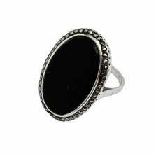 Afbeelding in Gallery-weergave laden, Oude Art Deco zilveren ring bezet met zwarte onyx en marcasieten