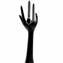 Afbeelding in Gallery-weergave laden, Oude Art Deco zilveren ring bezet met zwarte onyx en marcasieten