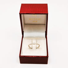 Charger l'image dans la galerie, Bague solitaire en or blanc 18 carats sertie d’un diamant