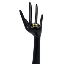 Afbeelding in Gallery-weergave laden, Bague vintage en vermeil sertie de 3 péridots, années 1980