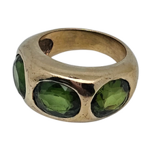 Afbeelding in Gallery-weergave laden, Bague vintage en vermeil sertie de 3 péridots, années 1980