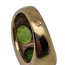 Afbeelding in Gallery-weergave laden, Bague vintage en vermeil sertie de 3 péridots, années 1980