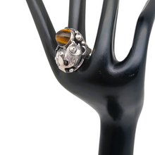 Afbeelding in Gallery-weergave laden, Niels Erik From. Bague Skønvirke fish en argent sterling et oeil de tigre, design danois, années 1950