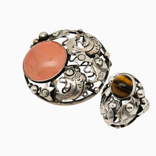 Afbeelding in Gallery-weergave laden, Niels Erik From. Bague Skønvirke fish en argent sterling et oeil de tigre, design danois, années 1950