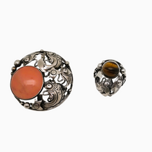 Afbeelding in Gallery-weergave laden, Niels Erik From. Bague Skønvirke fish en argent sterling et oeil de tigre, design danois, années 1950
