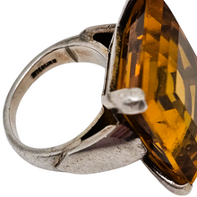 Charger l'image dans la galerie, Bague vintage en argent 925 sertie d'une pierre en cristal carrée de couleur topaze, années 1980