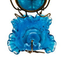 Load image into Gallery viewer, Baguier porte-montre Napoléon III en verre bleu turquoise et laiton doré, fin XIXe siècle Le Charme des Violettes - Brocante en ligne
