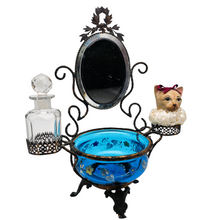 Charger l'image dans la galerie, Baguier Napoléon III revisité – miroir biseauté, verre turquoise émaillé, flacon en cristal, vers 1880-1900 Le Charme des Violettes - Brocante en ligne