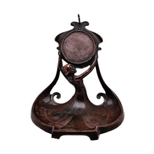 Charger l'image dans la galerie, Baguier porte-montre Art nouveau en bronze – Jeune femme, vers 1900 Le Charme des Violettes - Brocante en ligne