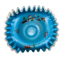 Load image into Gallery viewer, Baguier porte-montre Napoléon III en opaline turquoise émaillée et régule, vers 1870-1890 Le Charme des Violettes - Brocante en ligne